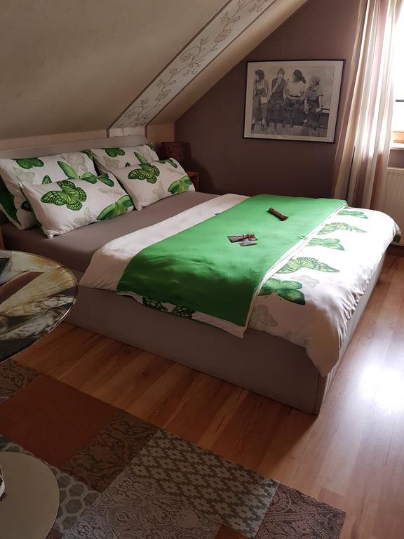 Apartamento Pension Bütterich Husum  Exterior foto